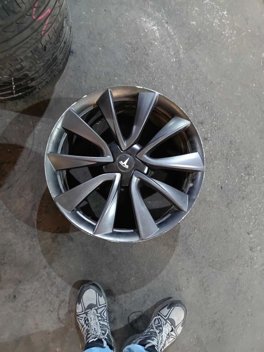 Диски на теслу модель 3/Y r20 5*114,3 оригінал,не варені не катані.