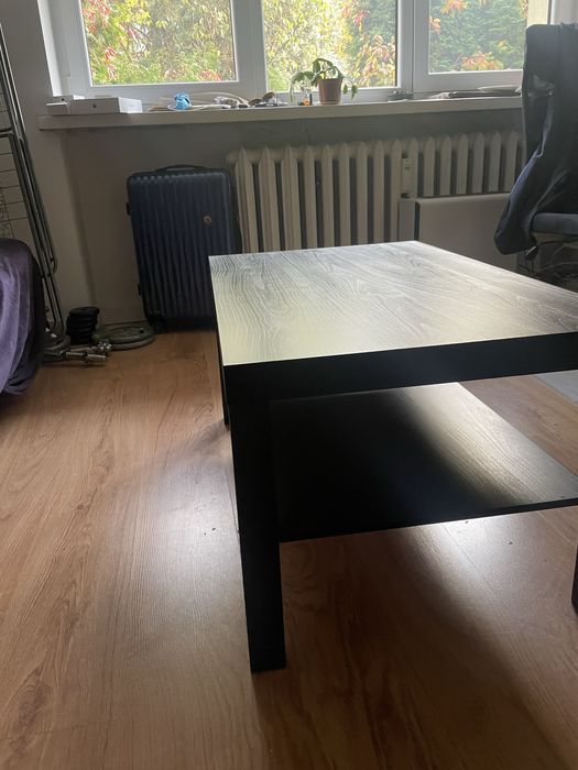 Czarny stolik kawowy IKEA