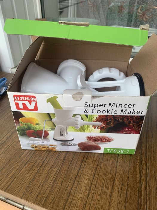 Продам нову мʼясорубку, легка та якісна