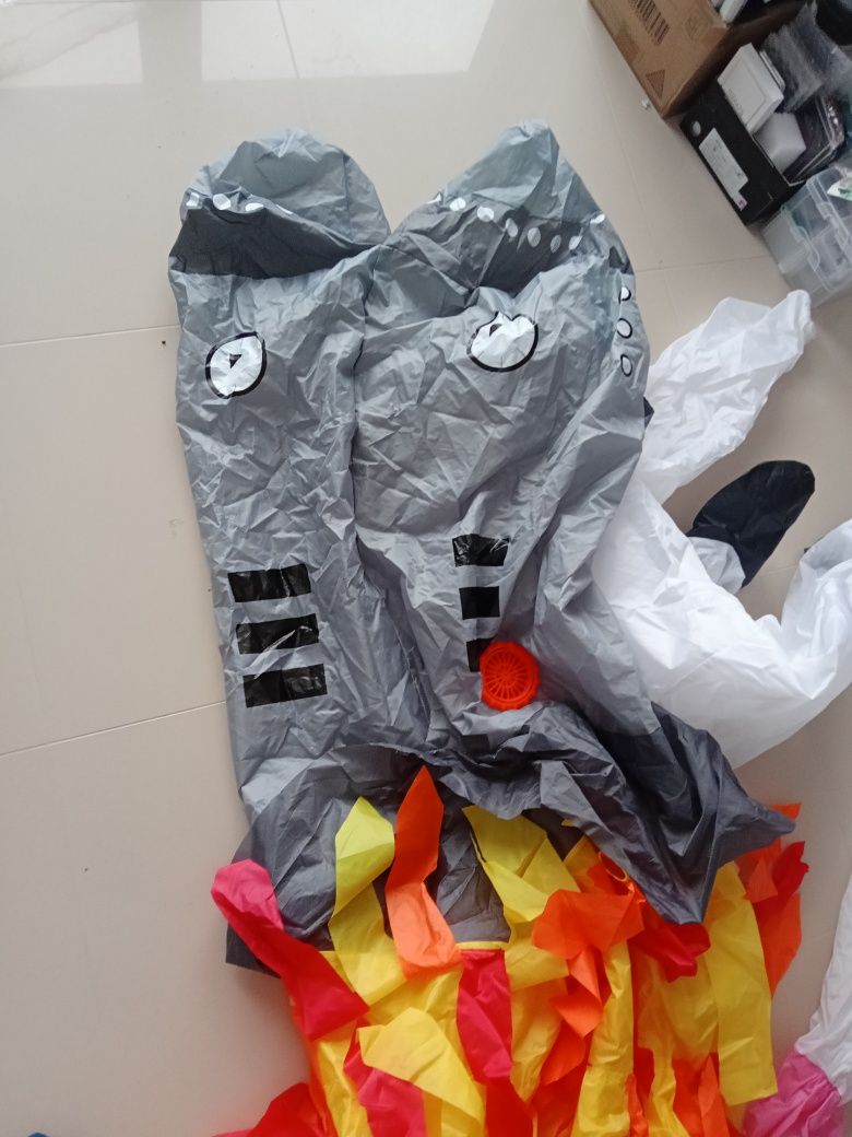 Dmuchany kostium rakieta dla dziecka i dorosłej osoby