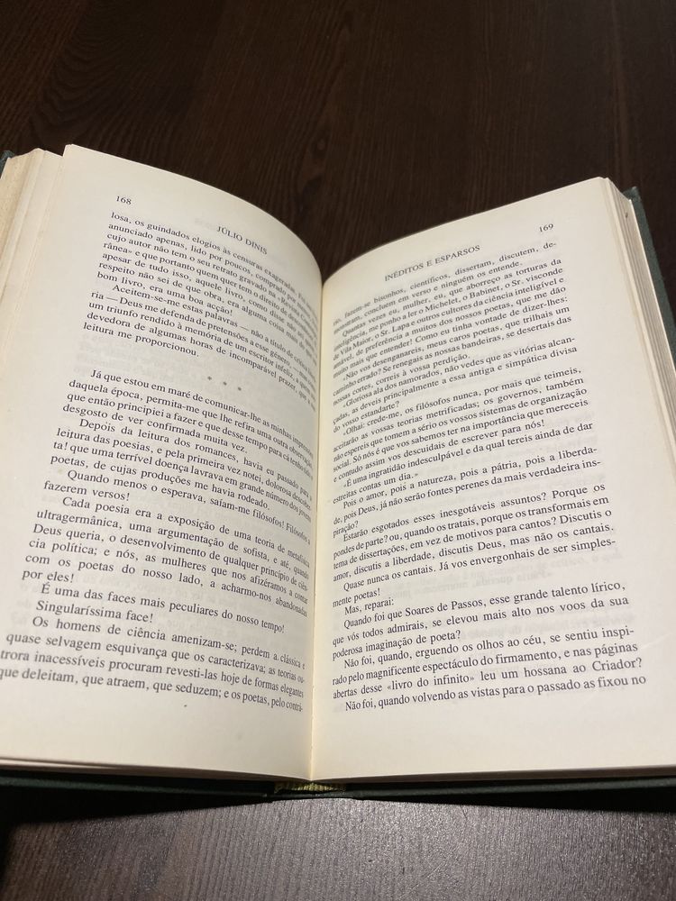 Livro de Julio Dinis de 1979