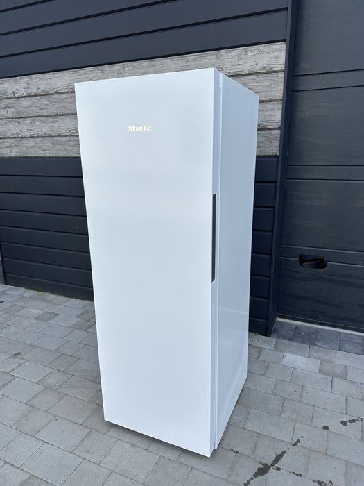 165 cm!Морозильна камера Miele FN4342 D