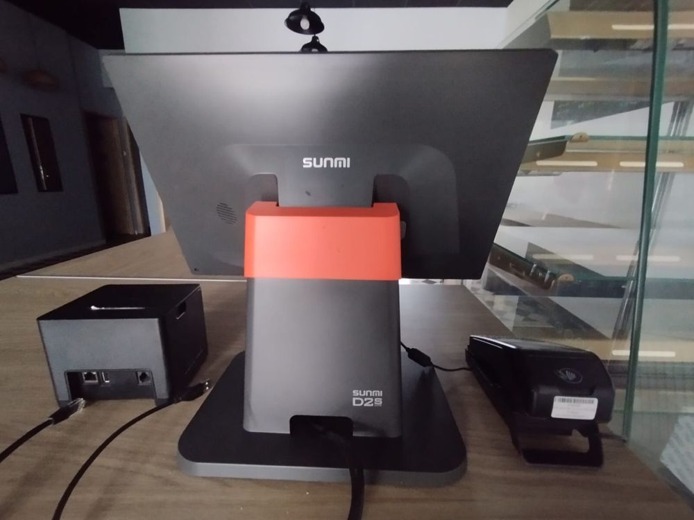 Monitor POS na gwarancji