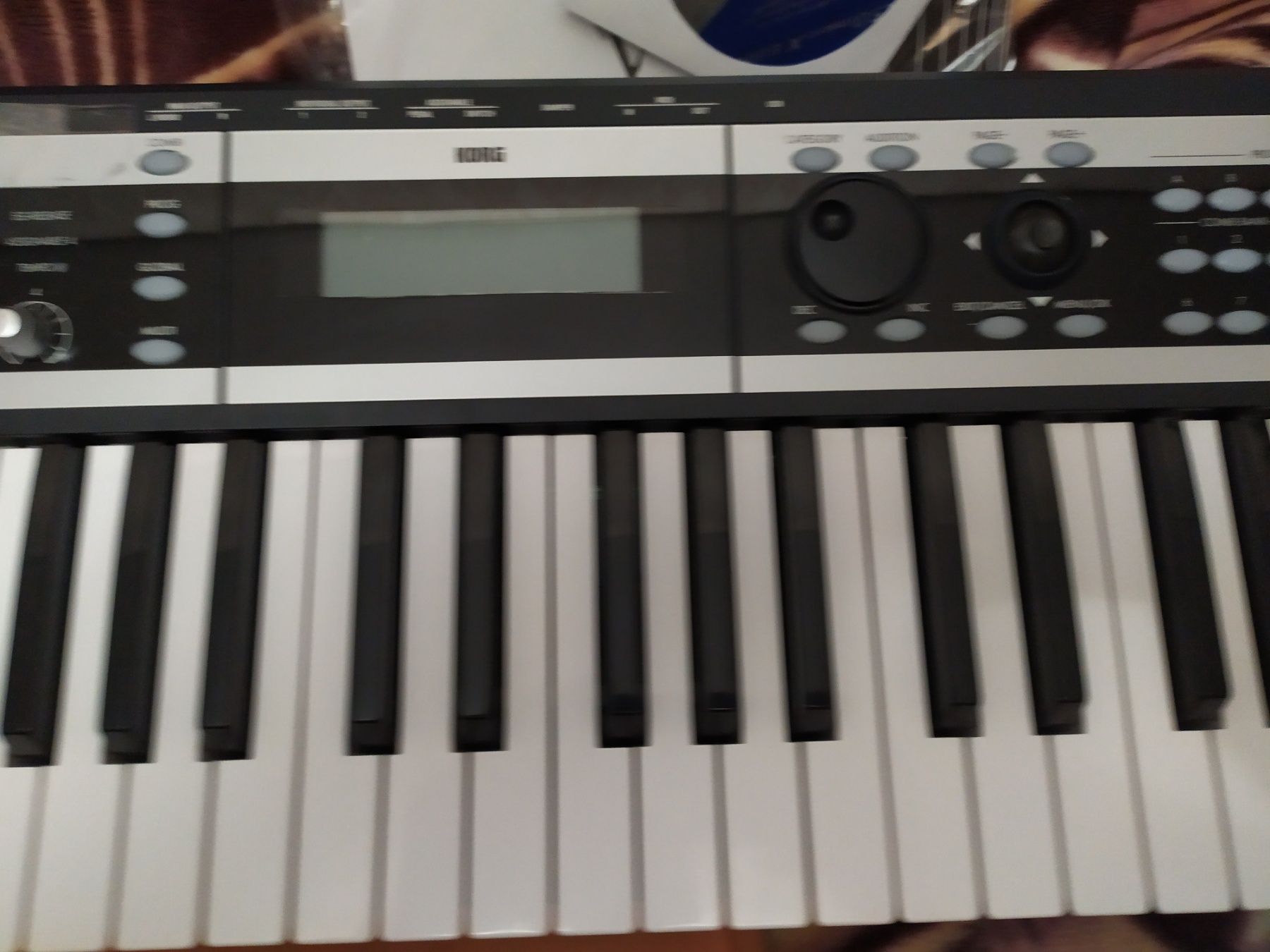 Синтещатор korg x 50