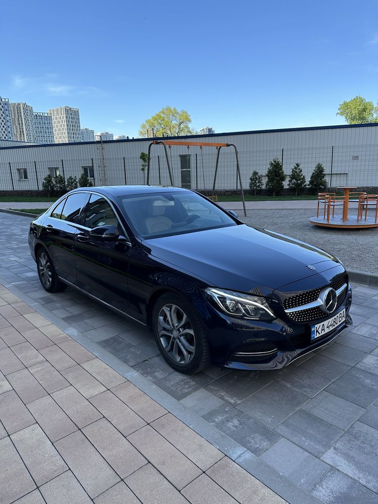 Mercedes-Benz C300 9G-tronic