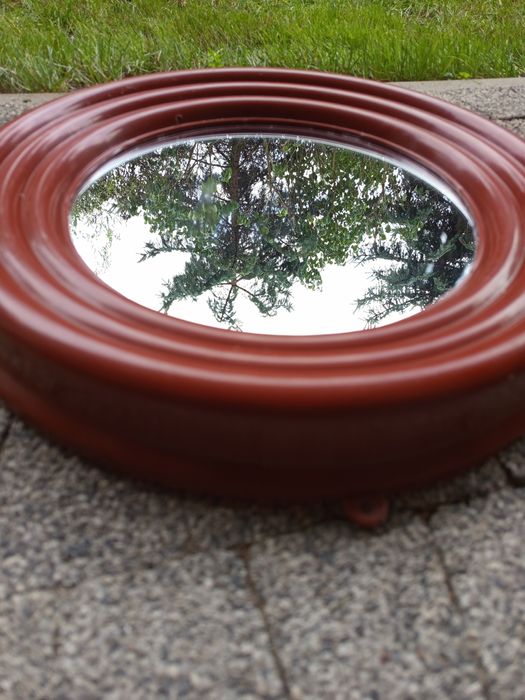 Plastikowe okrągłe lustro ścienne w tylu space vintage