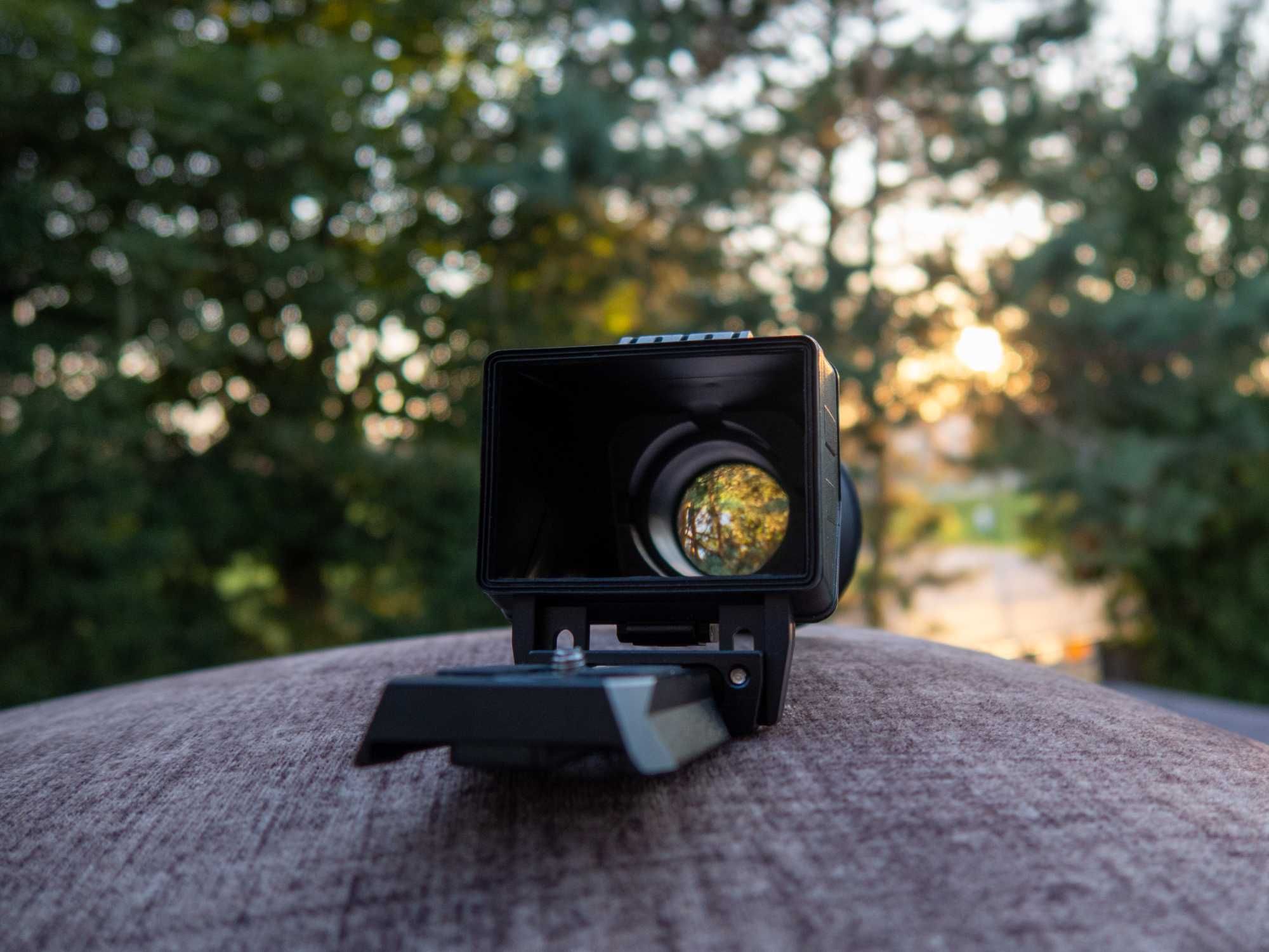Kamerar QV-1 LCD Viewfinder (okular do ekranu DSLR) – stan idealny