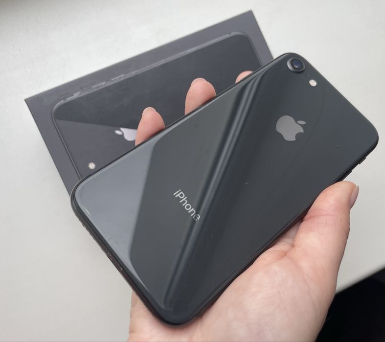 iPhone 8 64gb с коробкой Neverlock