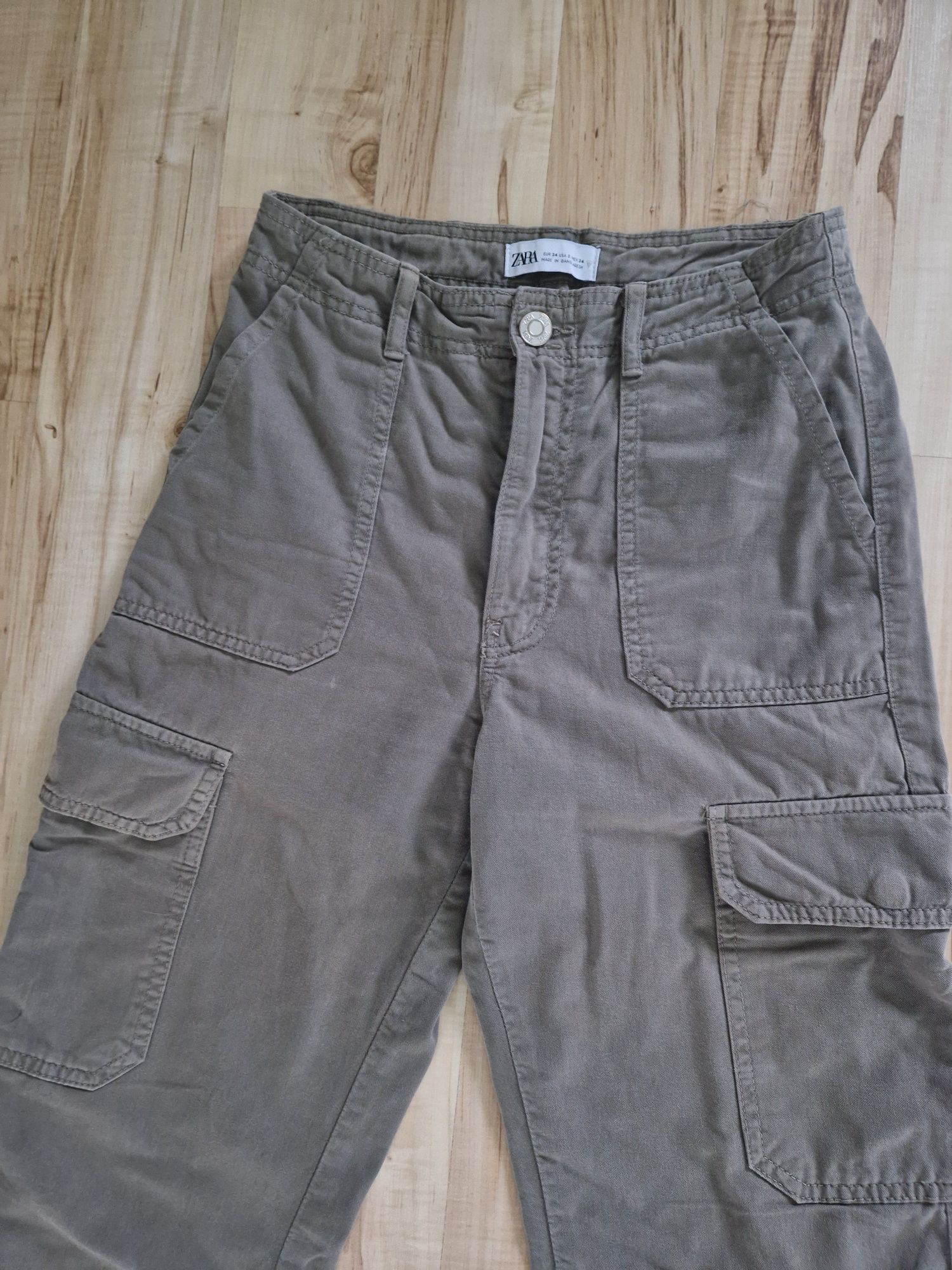 Spodnie z kieszeniami cargo roz.34 Zara