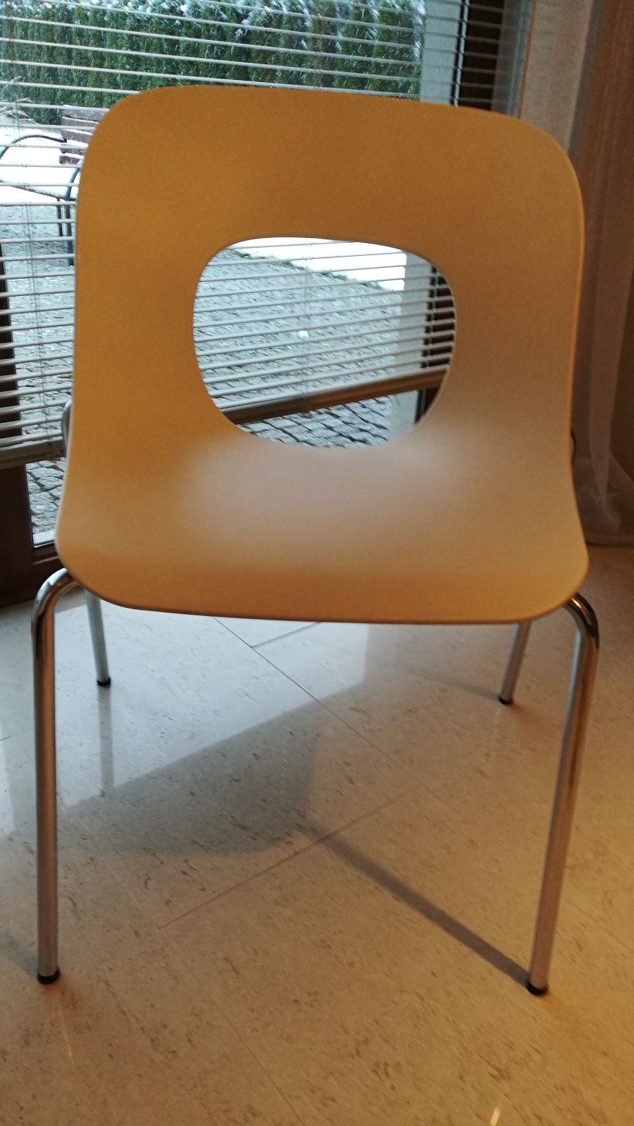 Krzesło białe 4 sztuki ładne designerskie