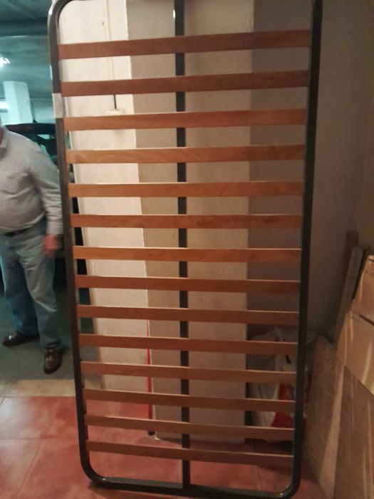 Estrado novo com 1,90 comp. e 90 de larg.