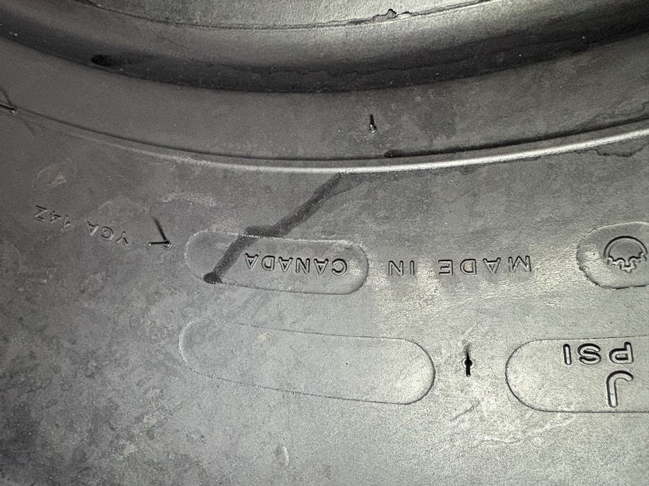 Шина бв вантажна 325/85R16 Michelin XML ( 16 шт)