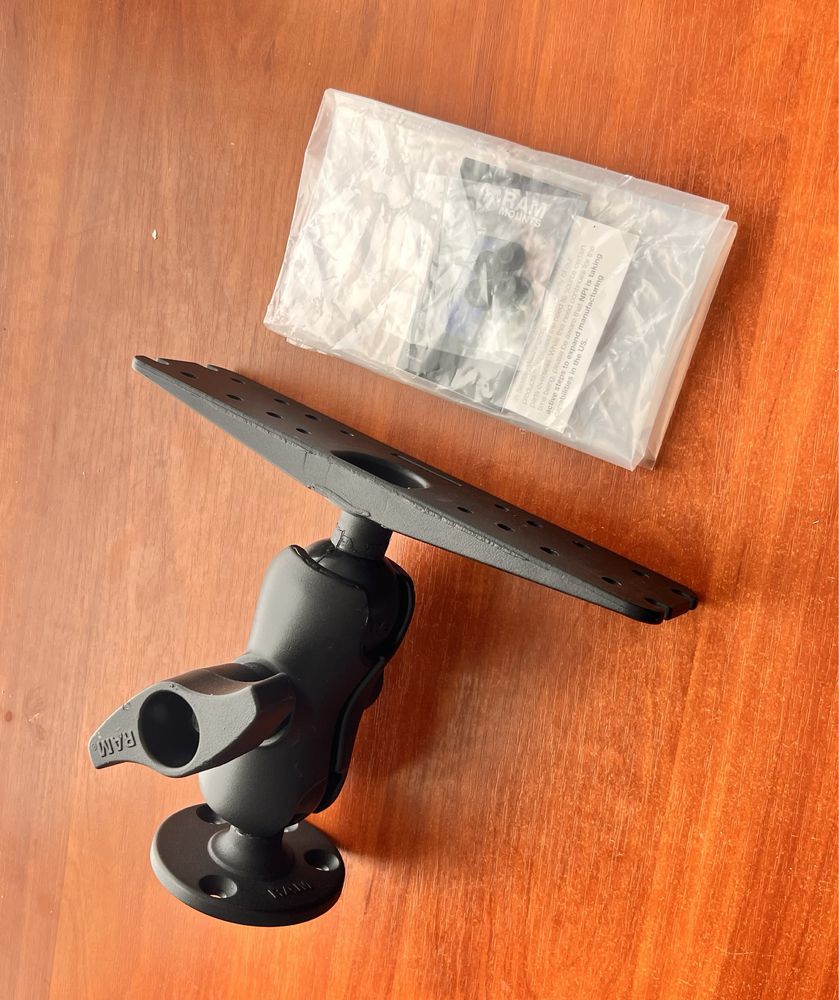 Кронштейн RAM RamMount D-111U-C MB36 (до 16 диагонали)