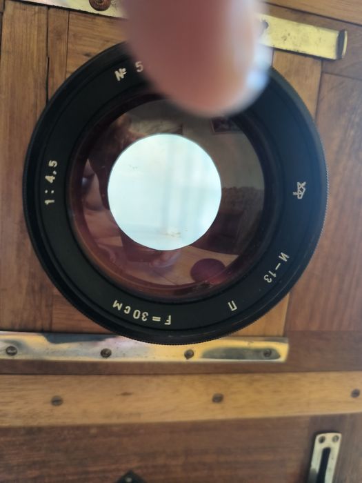 фотокамери 13х18 і 18х24 з об'єктивами і світлофільтрами в заводському