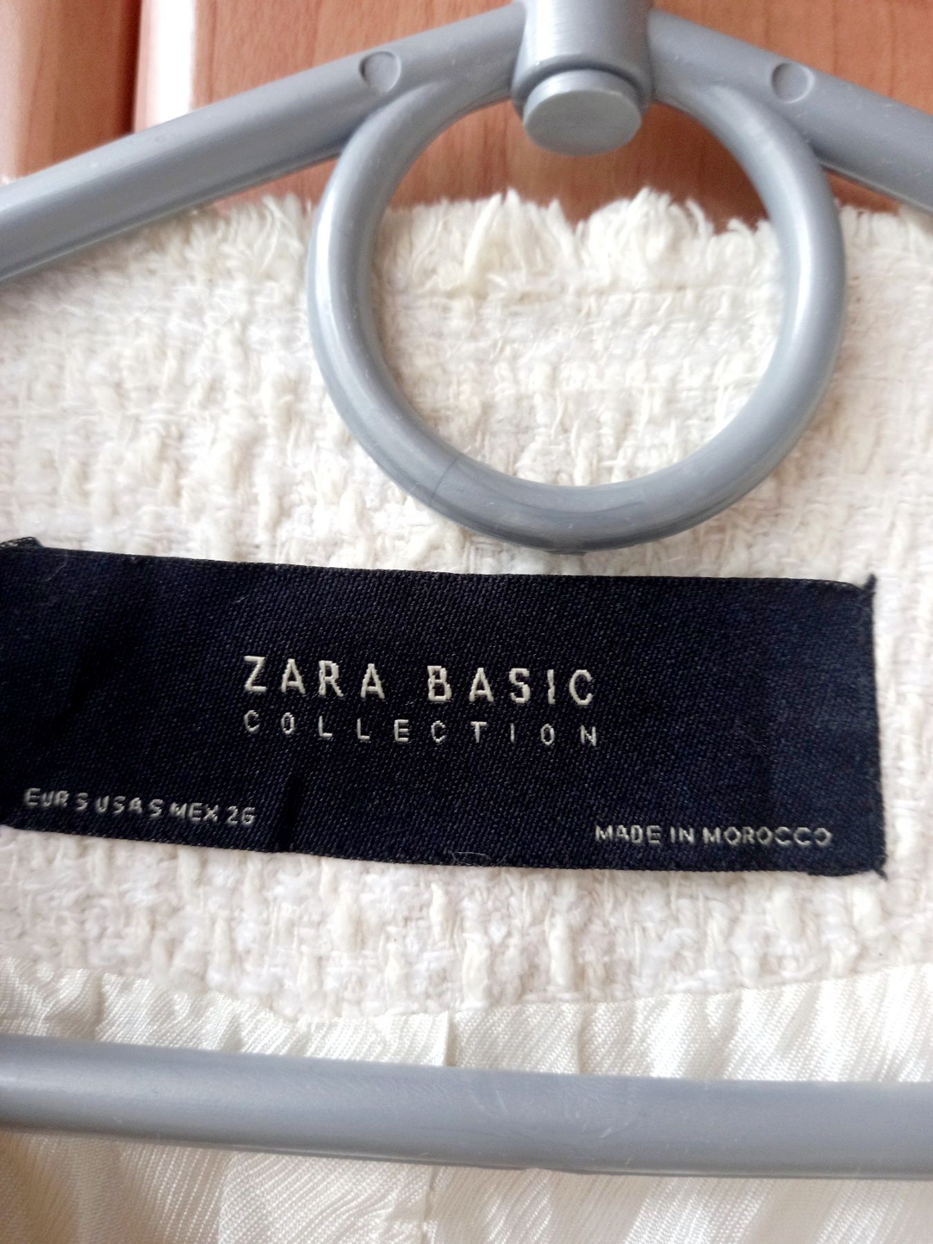 Жіночий теплий айворі, світлий, діловий, класичний піджак Zara, жакет