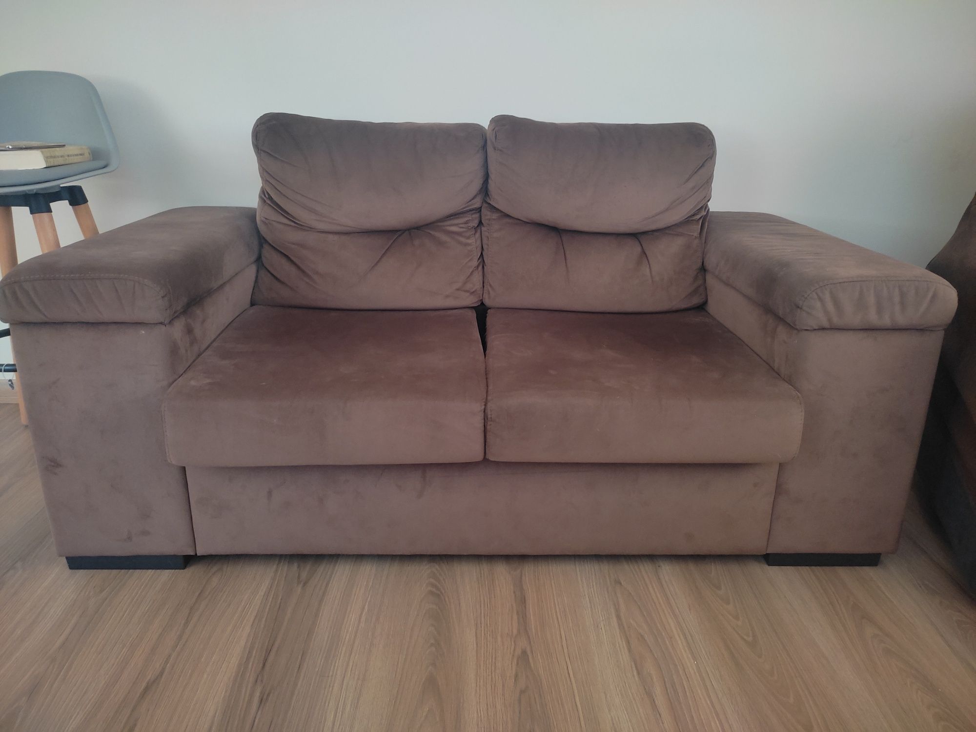 Conjunto de dois sofás -  3 lugares + 2 lugares
