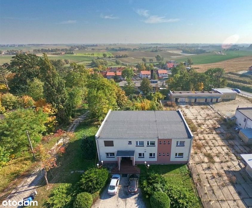 Atrakcyjny dwukondygnacyjny budynek 540m2 na dużej działce 2200m2