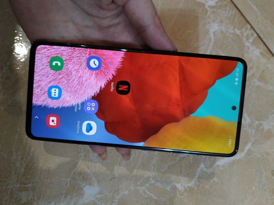 Телефон Samsung Galaxy A51 4/128