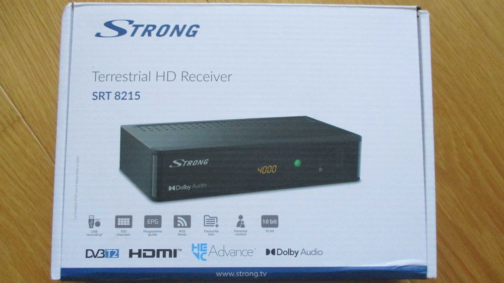 Цифровой эфирный приёмник Strong SRT 8215