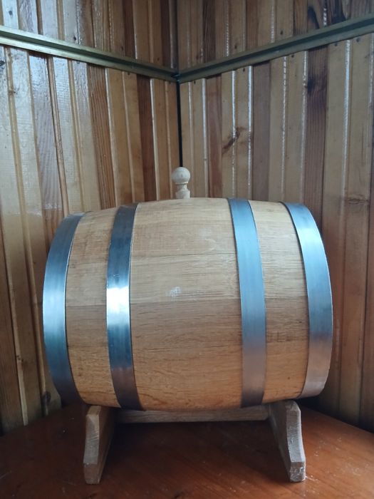 Дубова бочка 18.л з металевим краном.