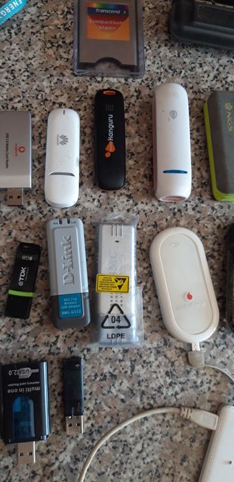 Conjunto de Acessórios de Informática Diversos
Pens/Mp3/Outros

Veja t