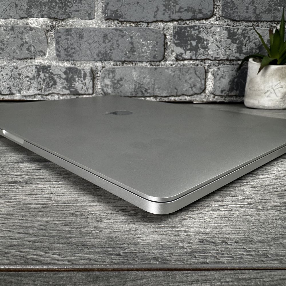 SALE! MacBook Pro 16 2019 Silver i7/16Gb/512Gb