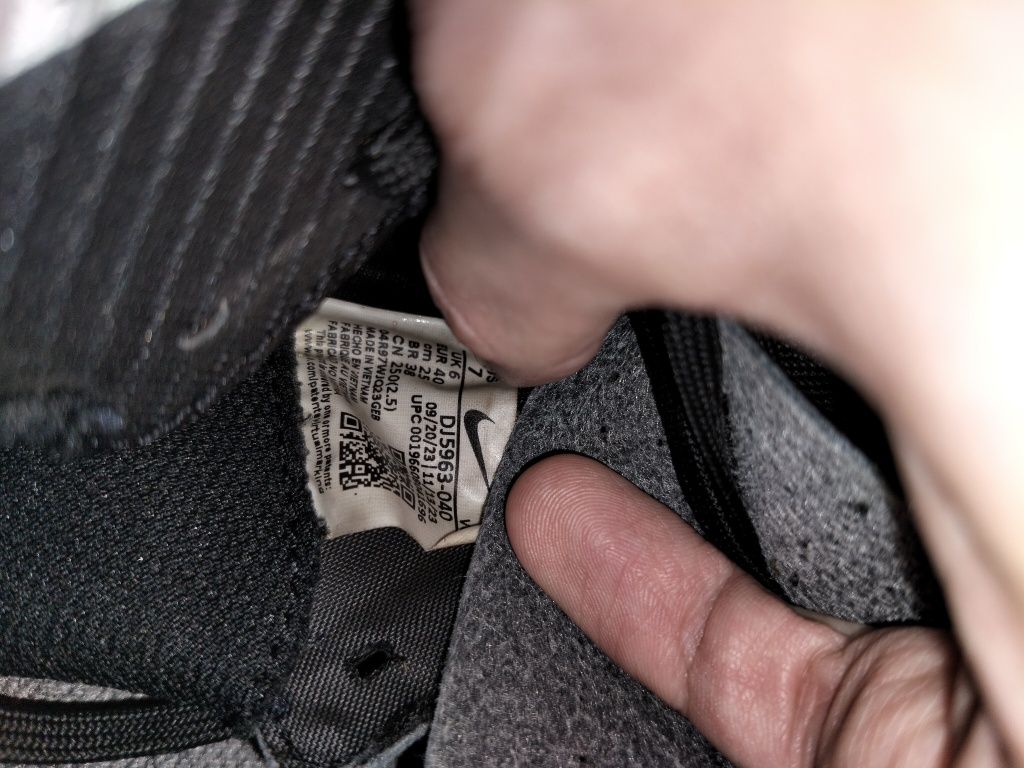 Czarne buty piłkarskie korki lanki Nike Mercurial rozmiar 40