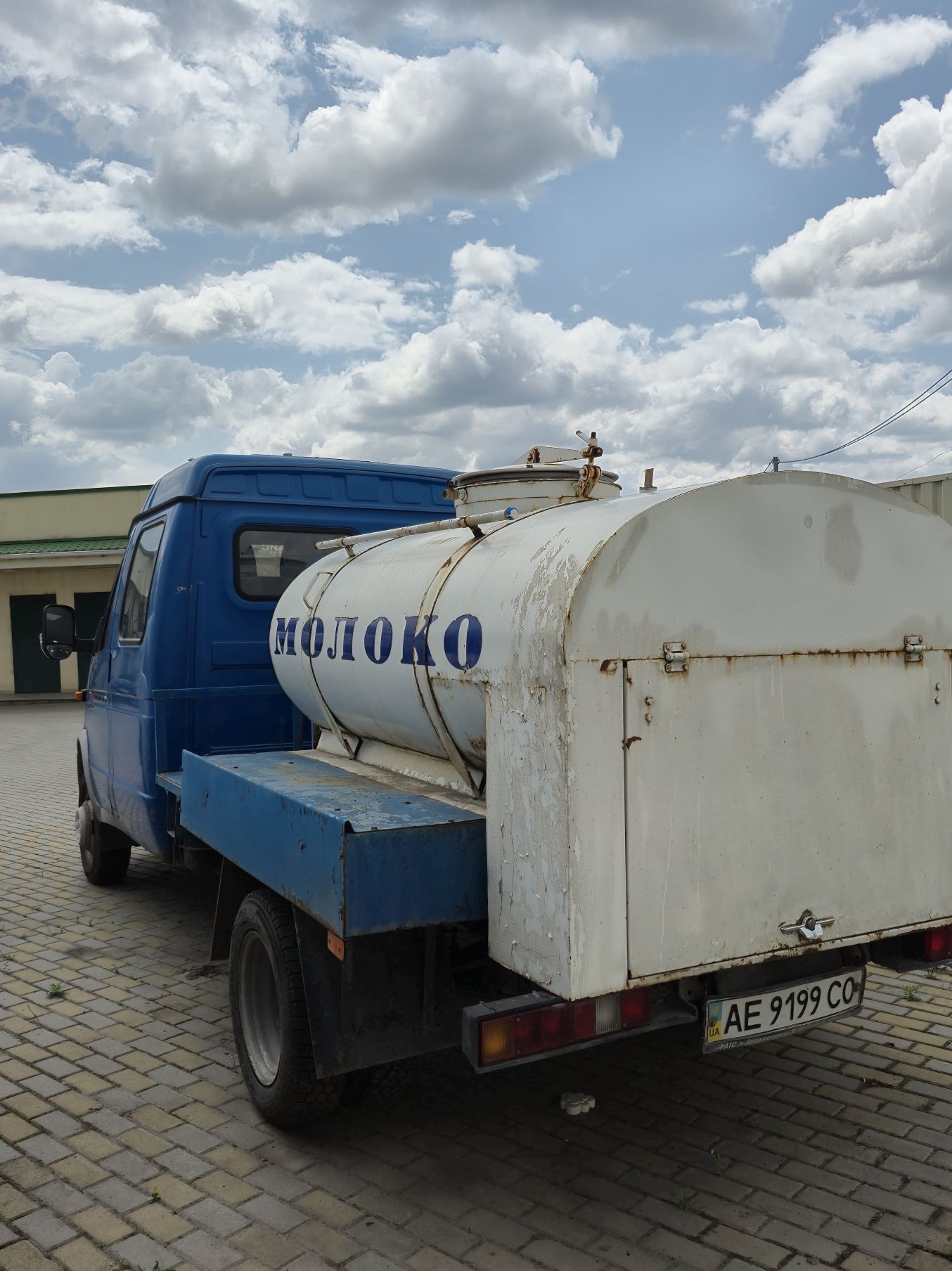Газель 3302 молоковоз