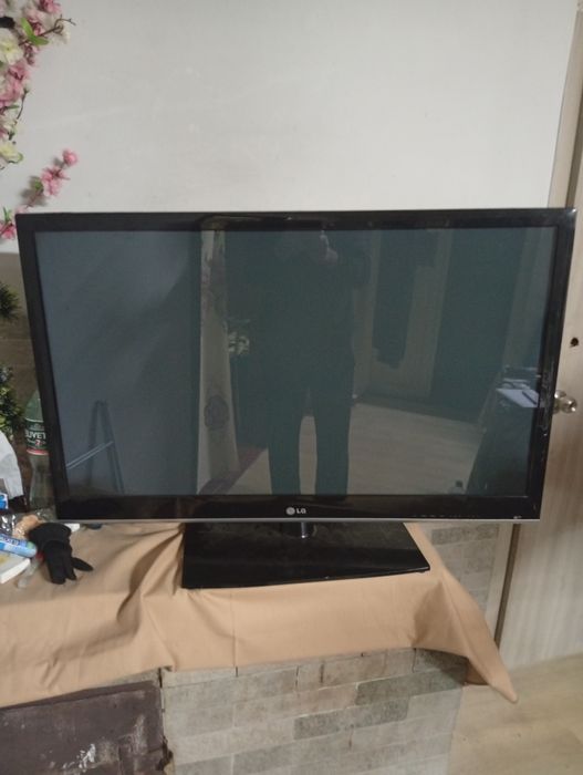 Продам телевизор LG