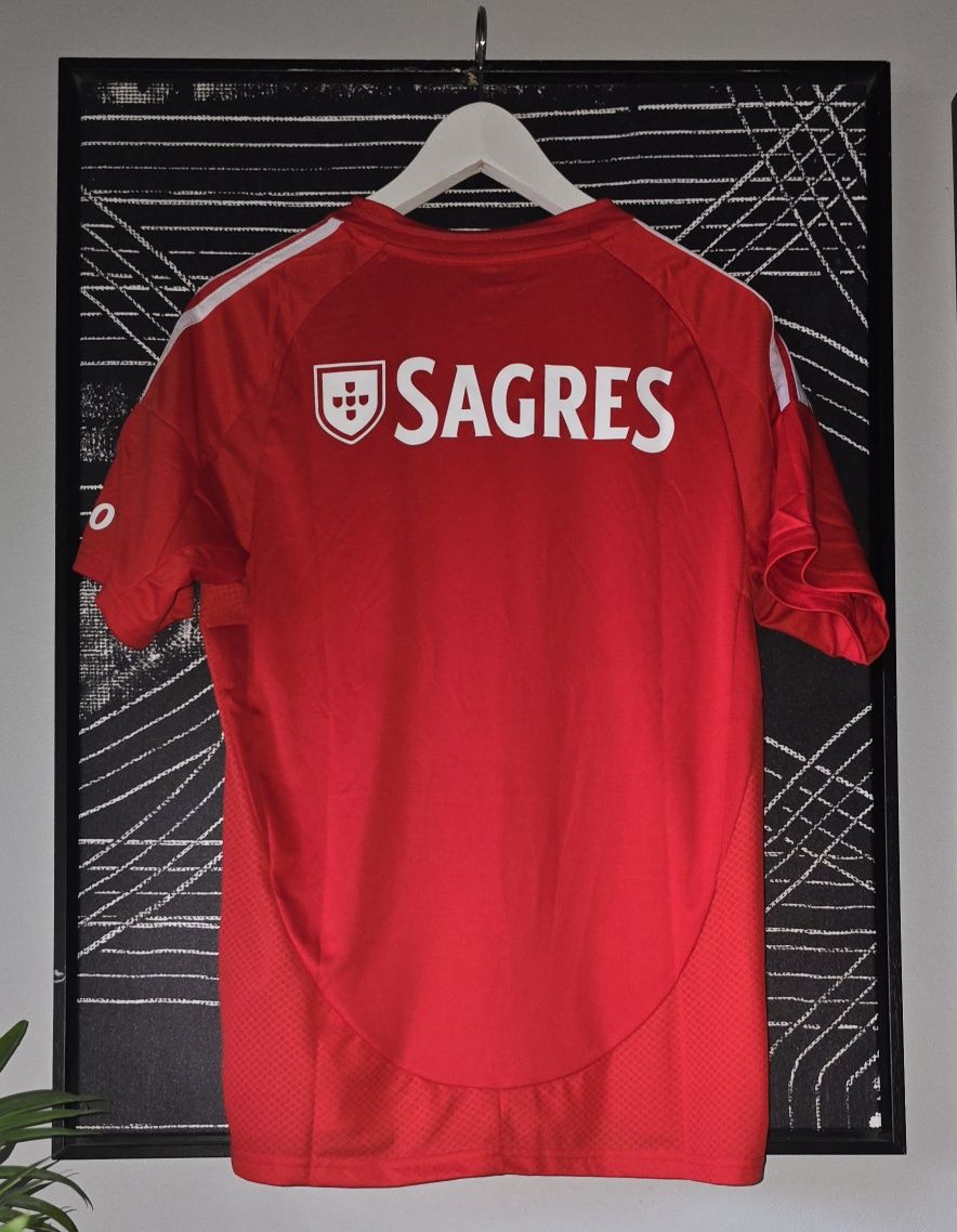 T-shirt Benfica principal 

Vários tamanhos

Novo e para entrega imedi