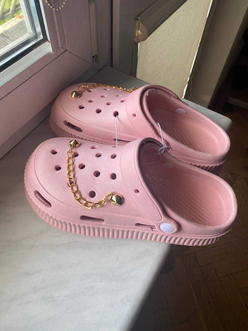 Crocsy w rozmiarze 40-41