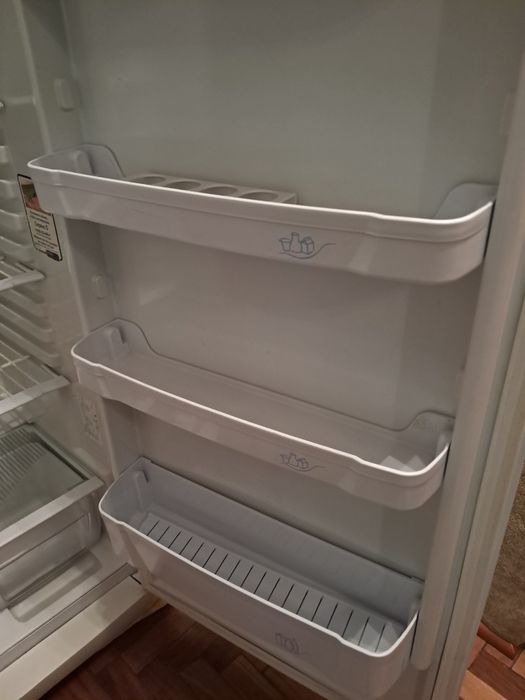 Холодильник Indesit