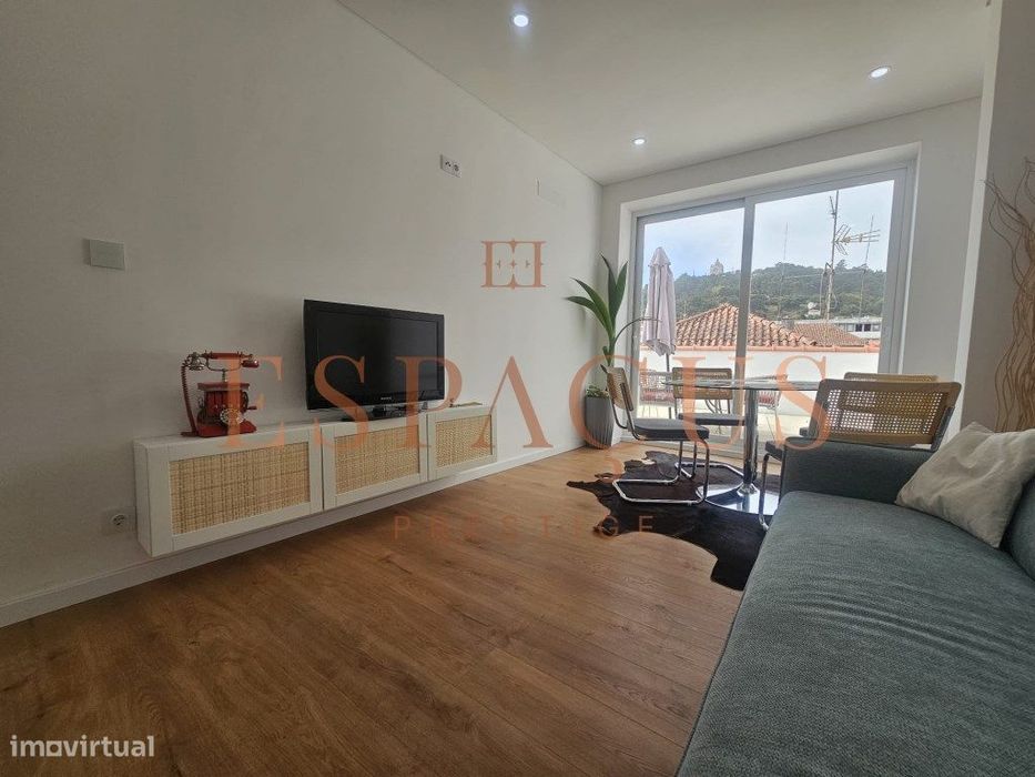 Apartamento T2 com Terraço no Coração do Centro Histórico