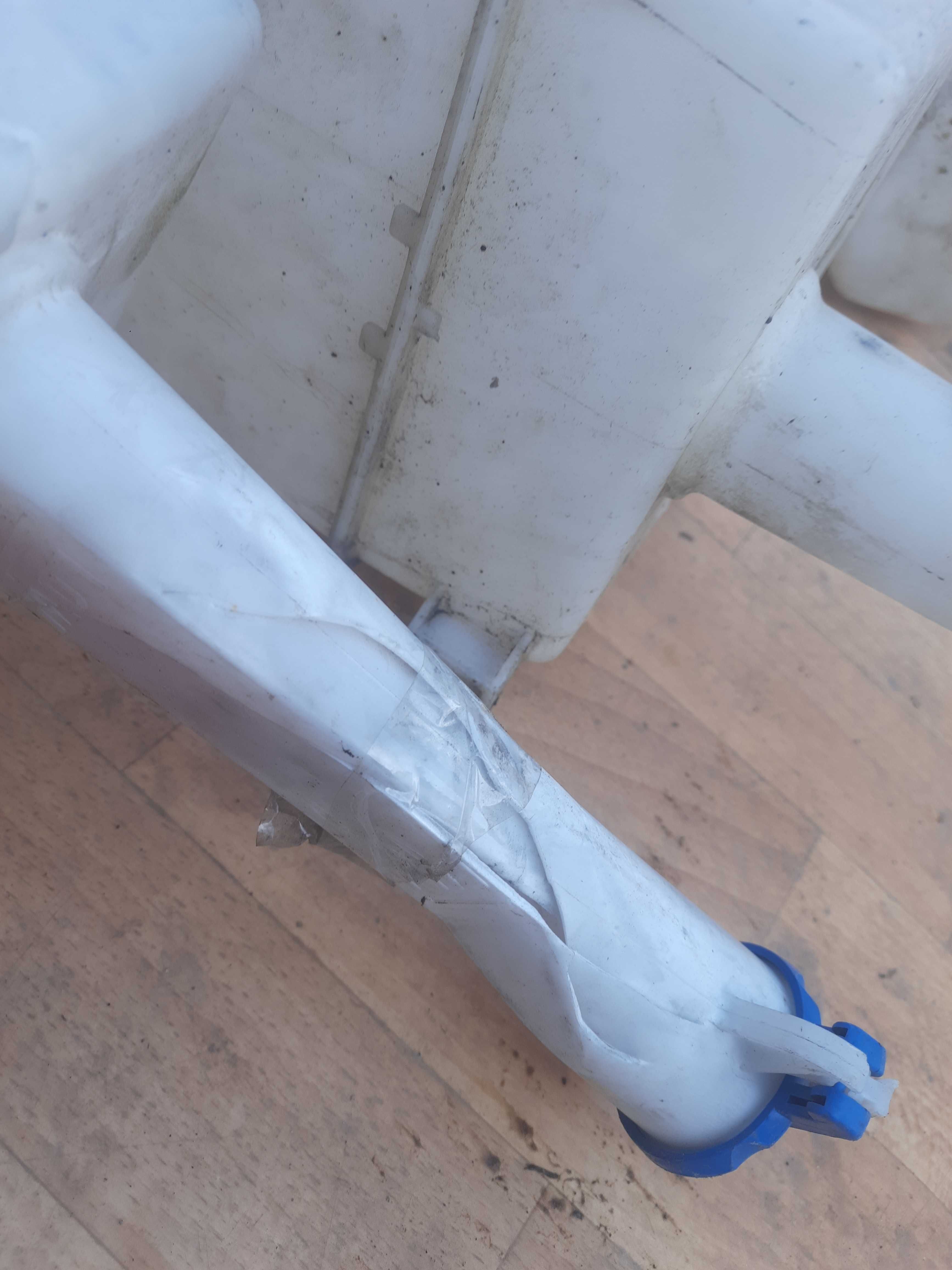 Бачок омивача Кіа церато cerato Ceed Accent 98610-2F010