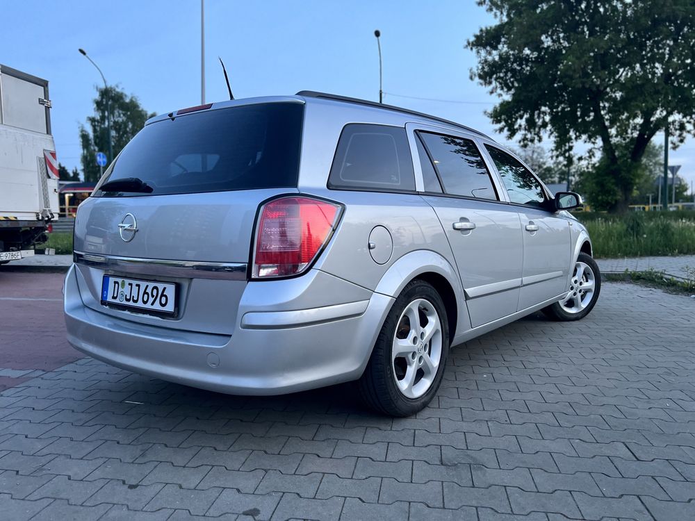 Opel Astra H 2006 Klimatyzacja Alufelgi Tempomat