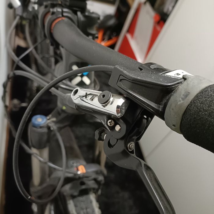 Bicicleta btt  btwin 
Discos shimano xt .
Travões Shimano xt 
Transmis