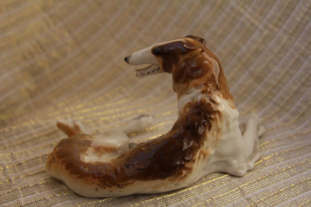 Фарфоровая статуетка часів радянського союзу"собака борзая"