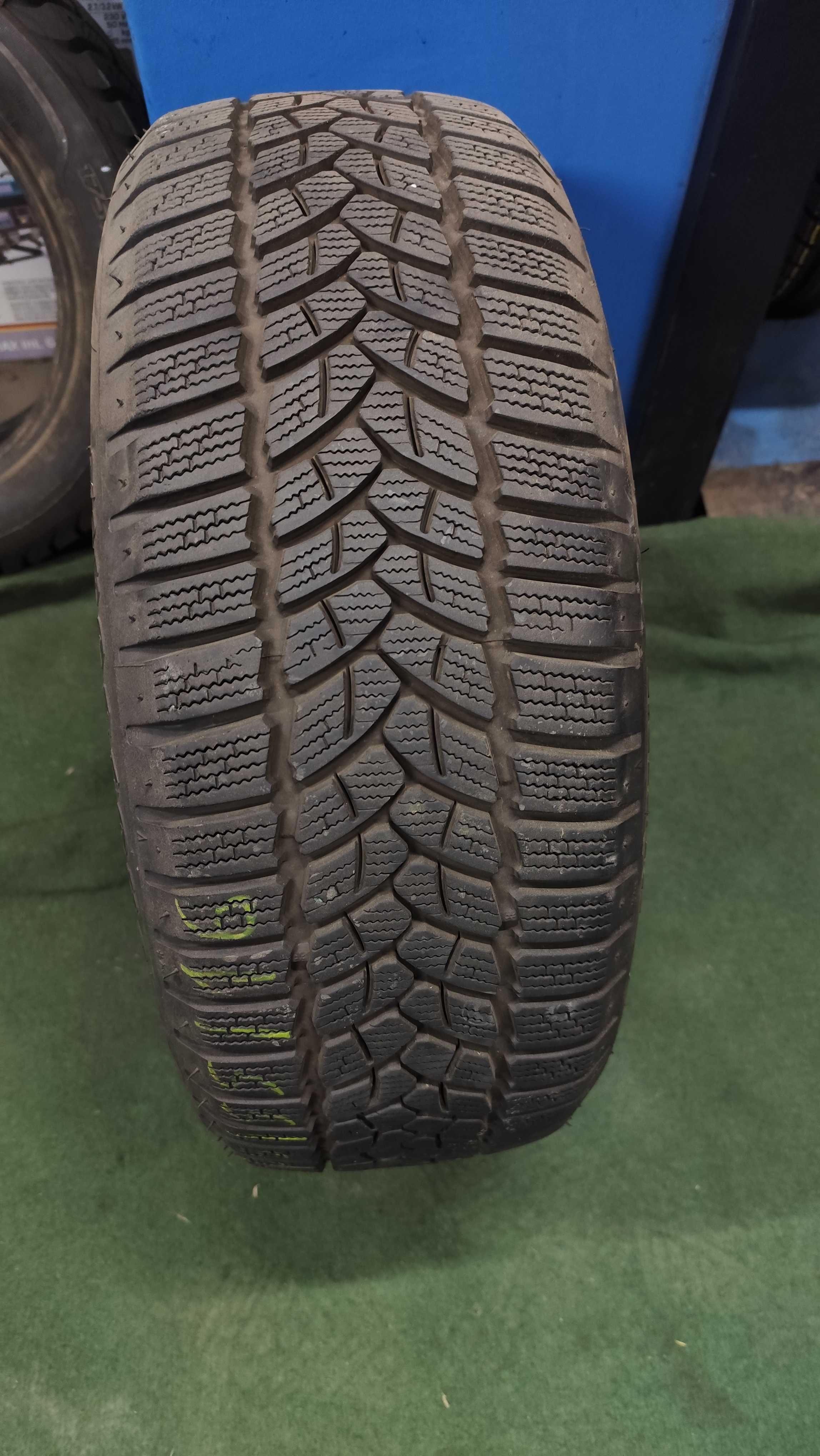 Opona Firestone WinterHawk 3   205/55R16 94H 1-szt