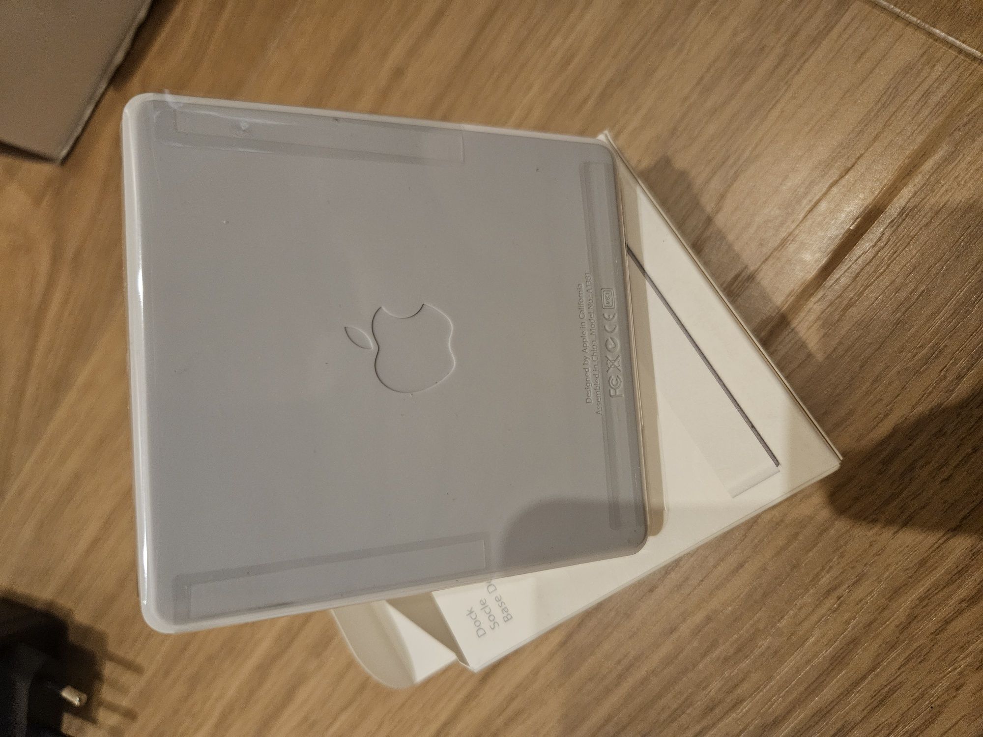 Stacja dokująca tablet ipad2 Apple nowa