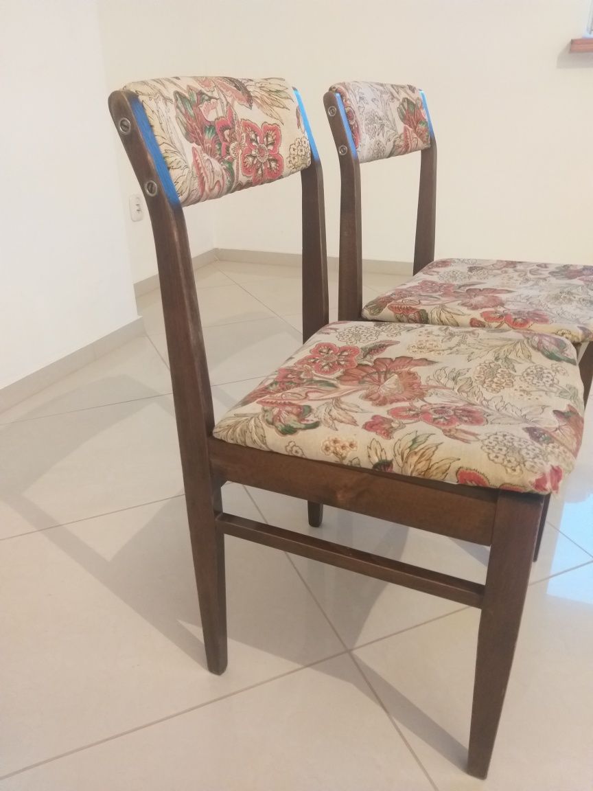Krzesła drewniane PRL 40 zł za sztukę