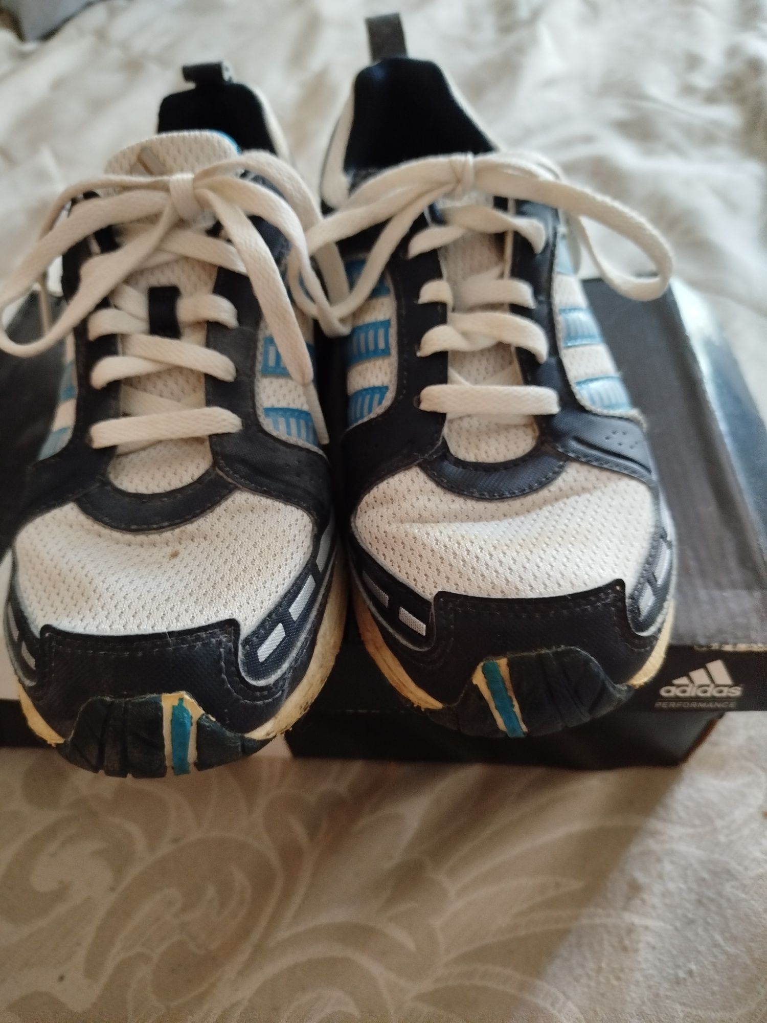 Tênis adidas como novos
