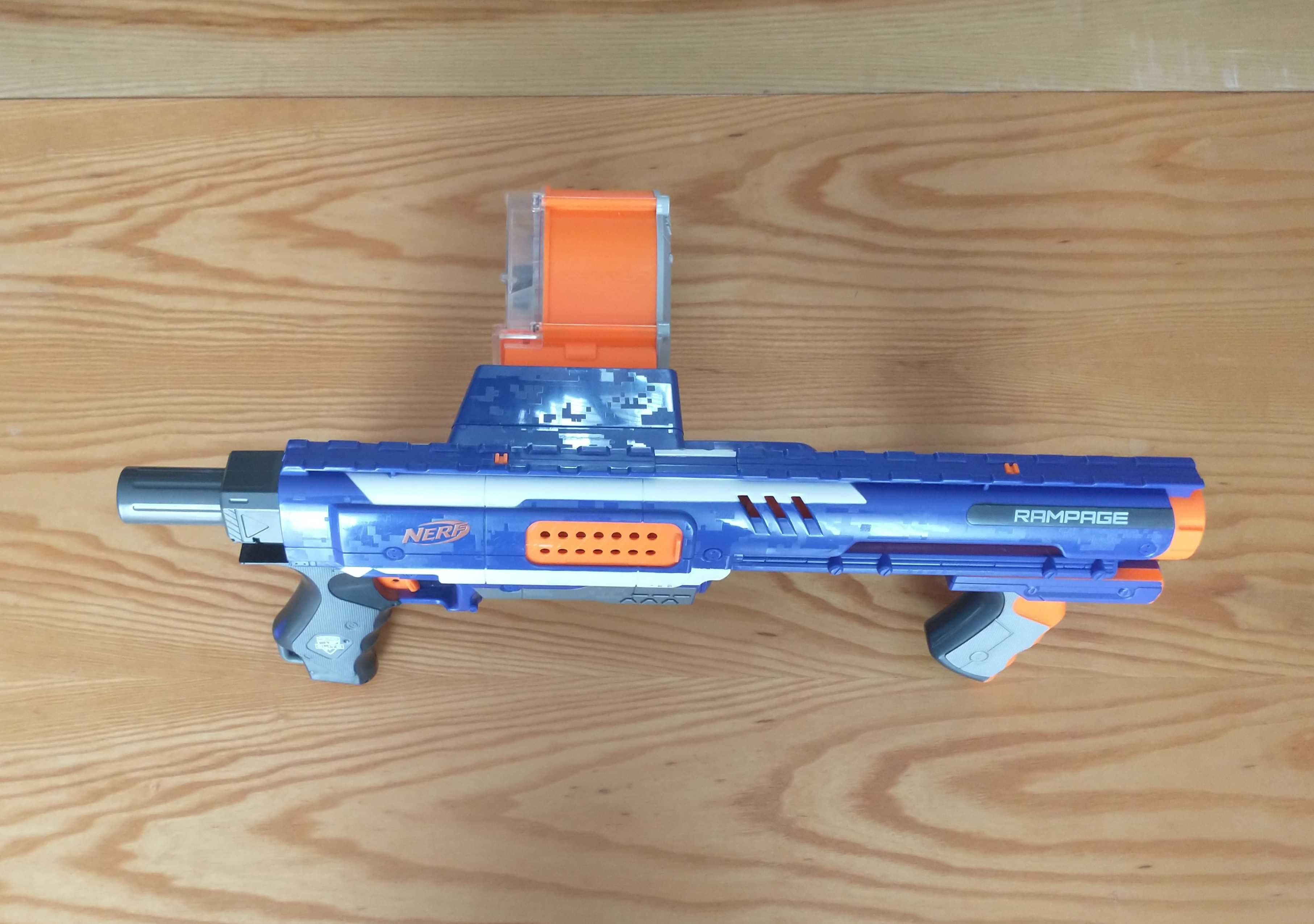 Wyrzutnia Nerf Rampage z magazynkiem i pudełkiem