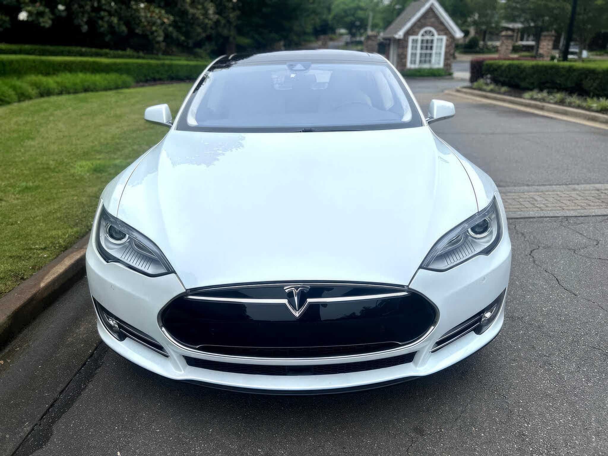 2015 Tesla Model S 85