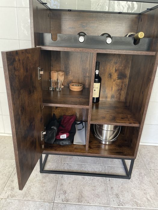 Garrafeira estilo rústico
