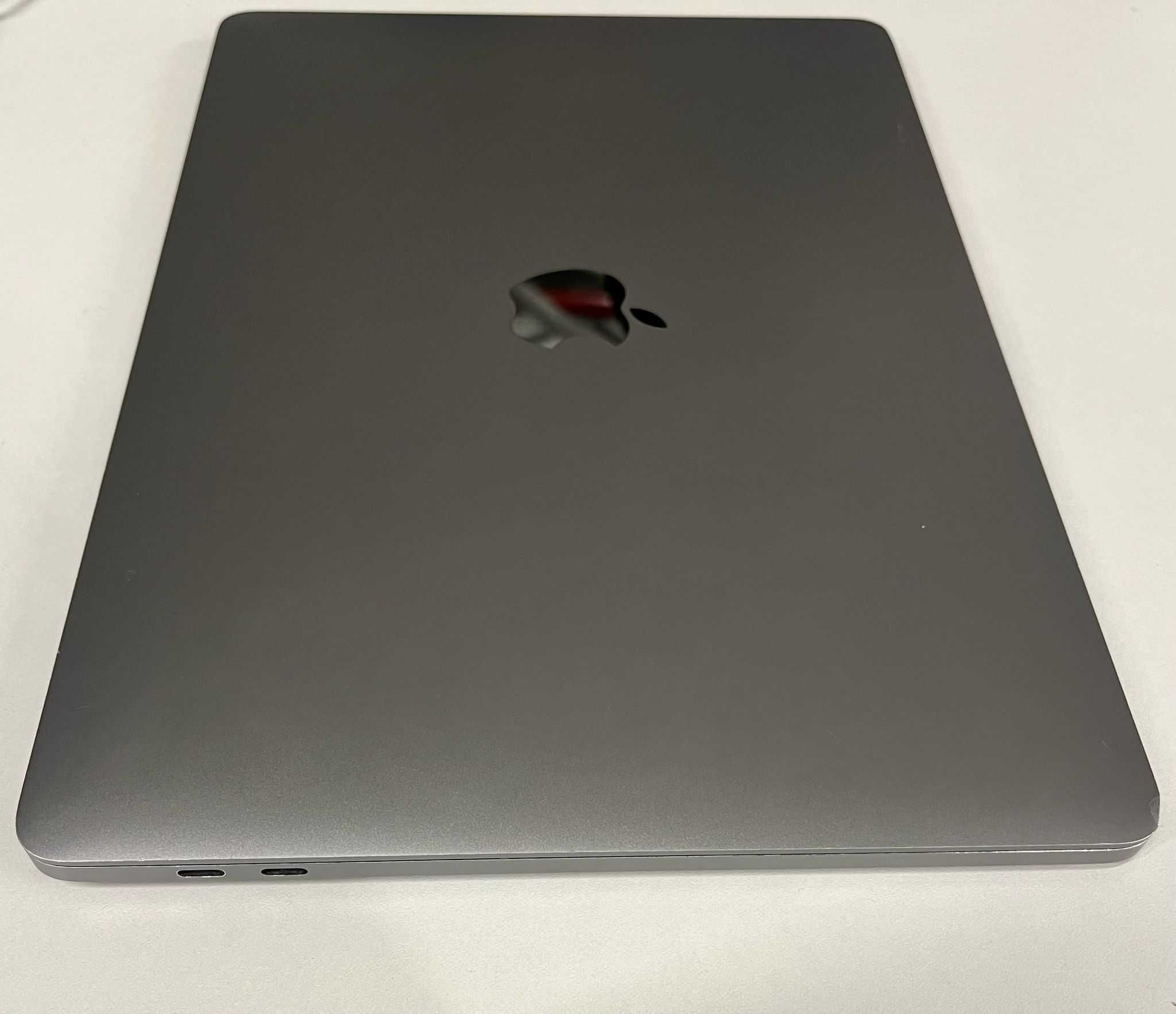 MacBook Pro 2020 with TouchBar, 13-inch 2020, Two Thunderbolt 3 ports
