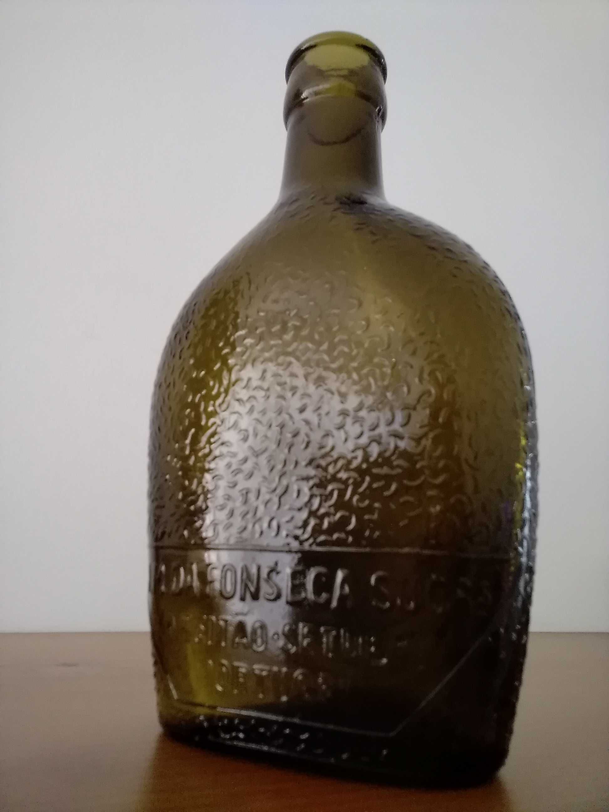 Garrafa Centenária Alto Relevo Vinho de Mesa - Faísca - JM da Fonseca