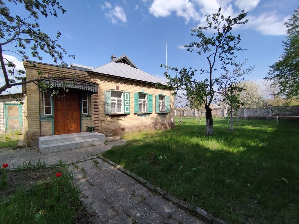 Продаж цегляного будинку в с. Мошни