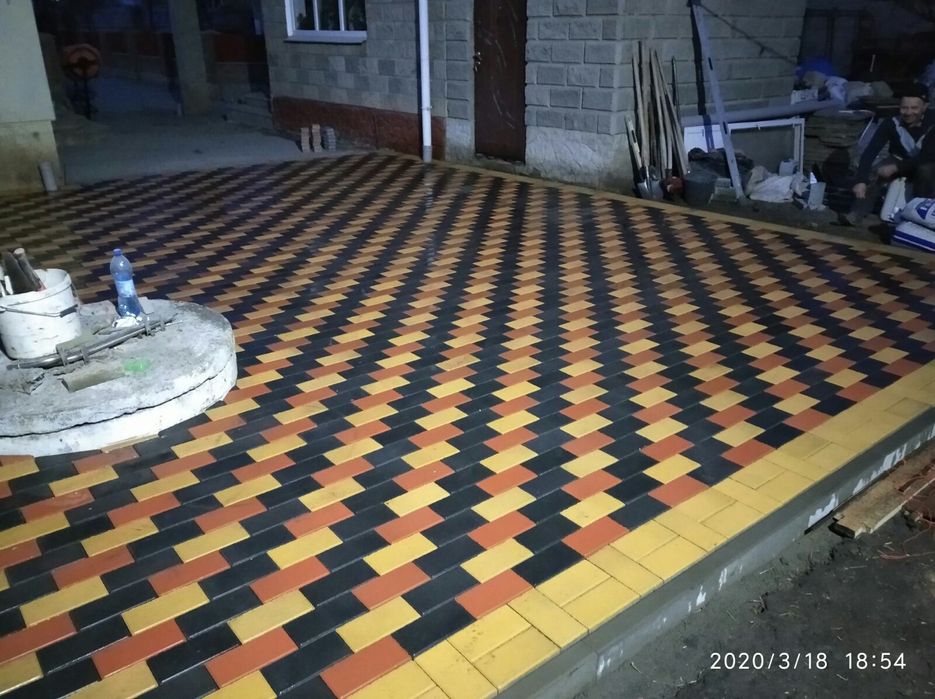 Професійне укладання бруківки, тротуарної плитки.