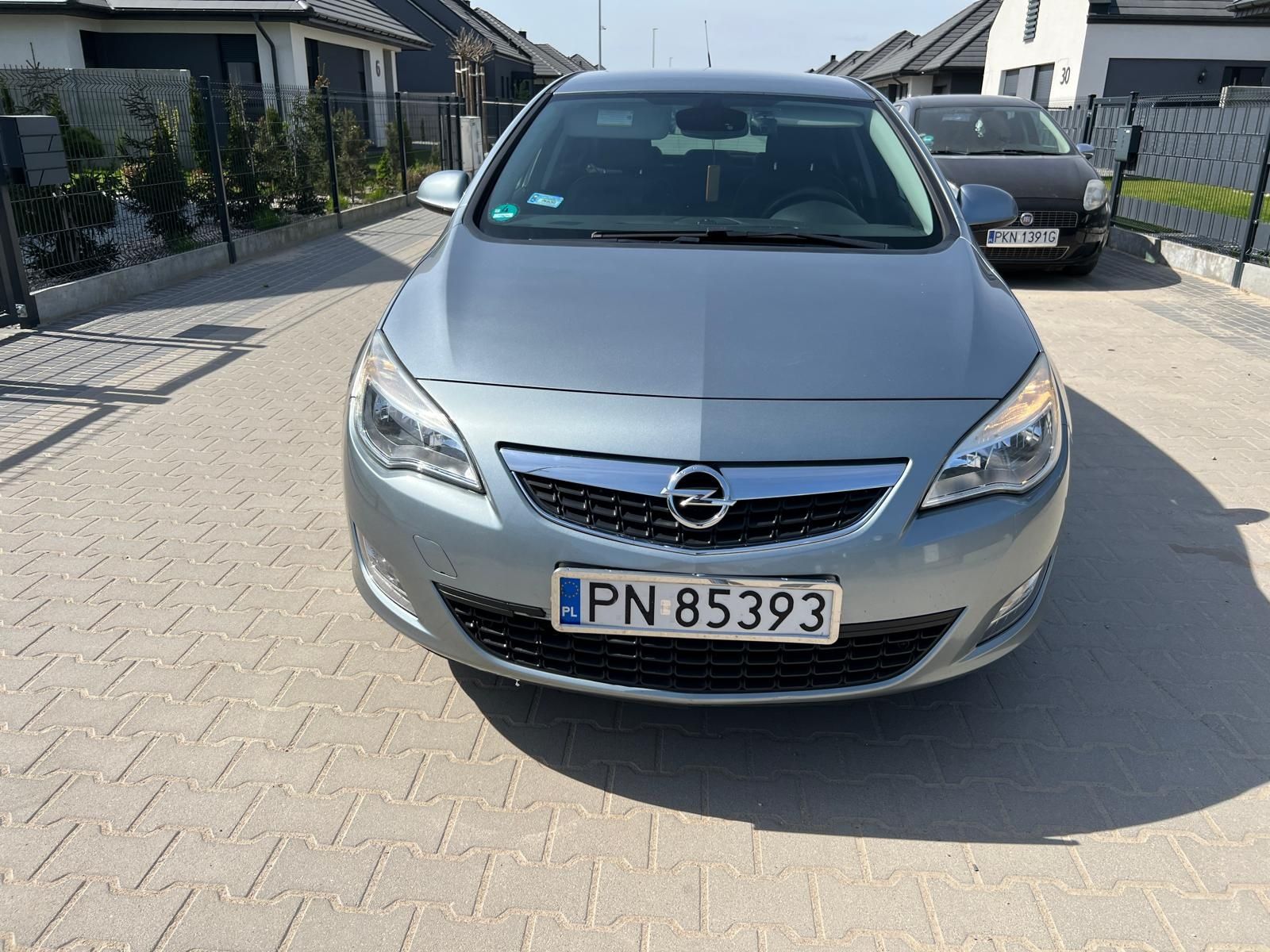 Opel astra j 2012 rok