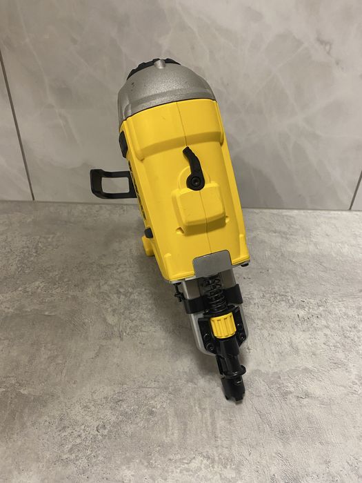 DeWALT DCN692 20Vmax каркасний нейлер 30кут 50-90мм Мексика